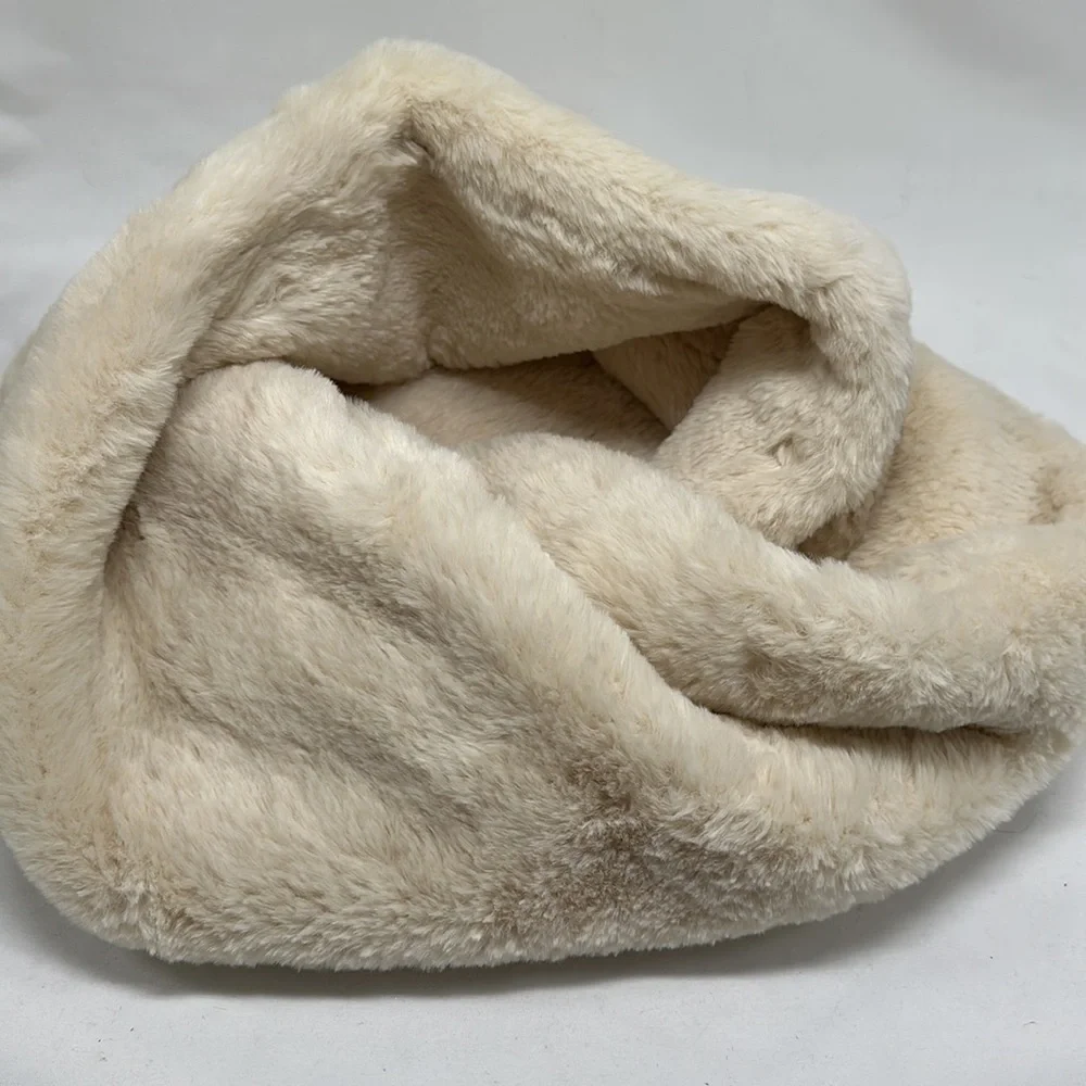 Faux Fur Cream Criss Cross Shawl Scarf